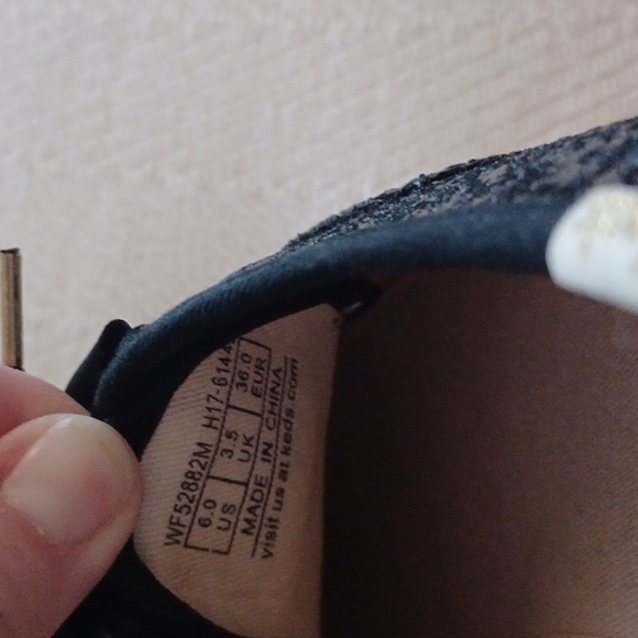 Kate Spade New York x Keds sz 6/36 Black Glitter Low-Top Ribbon Lace-up Sneakers - Picture 5 of 6